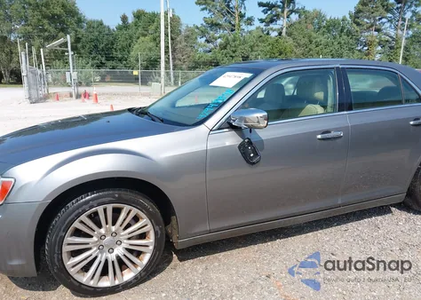 2011 Chrysler 300C z USA, uszkodzony, nr VIN 2C3CA6CT4BH514715